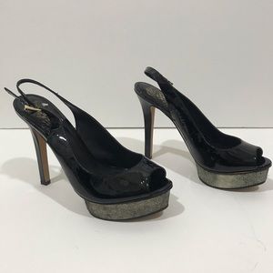 NWOT VINCE CAMUTO black platform heel